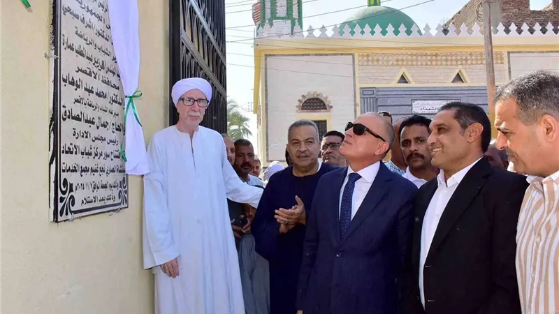 محافظ الأقصر يتفقد 