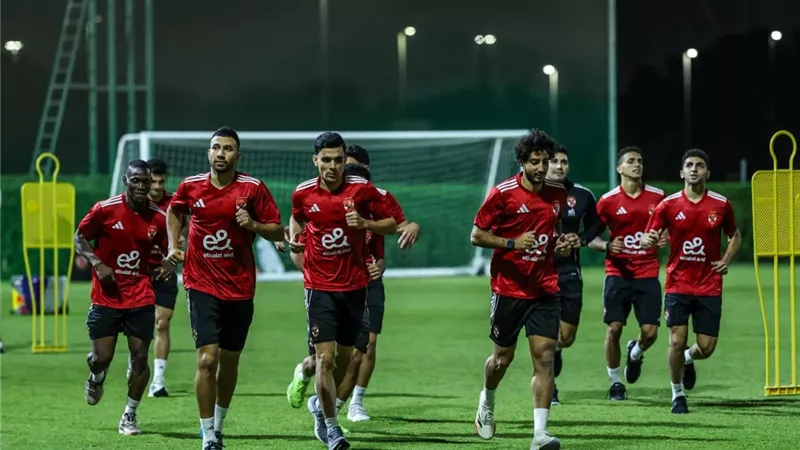  الأهلي يخوض مرانه على ملعب الكريكيت في أبو ظبي استعدادا لنهائي السوبر