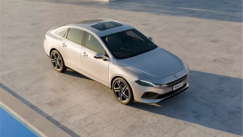 «إم جي» تزيح الستار عن السيارتين «MG 8 PHEV» و«MG HS Hybrid+»