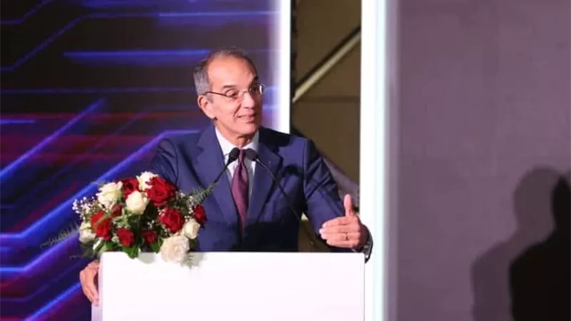  وزير الاتصالات: مصر تستهدف إنتاج 9 ملايين هاتف محلي بنسبة مكون 40%