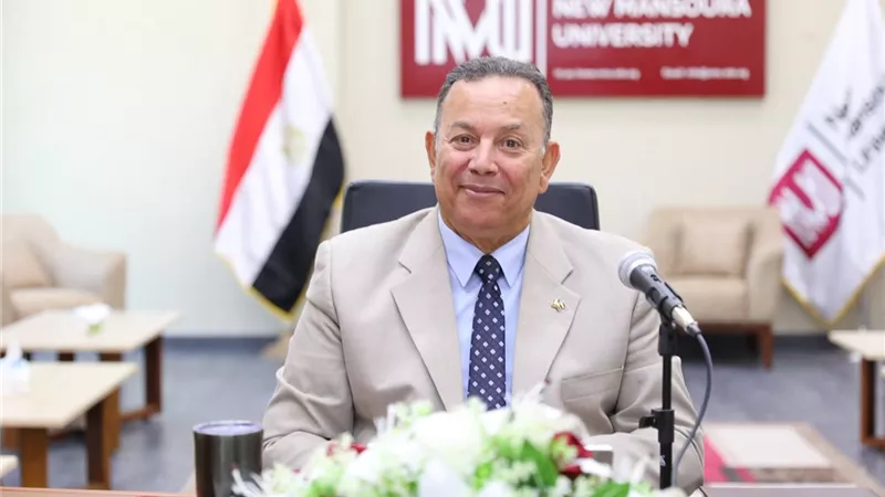 معوض الخولي يكشف تحديات تواجه الجامعات الأهلية والحكومية حاليًا |خاص