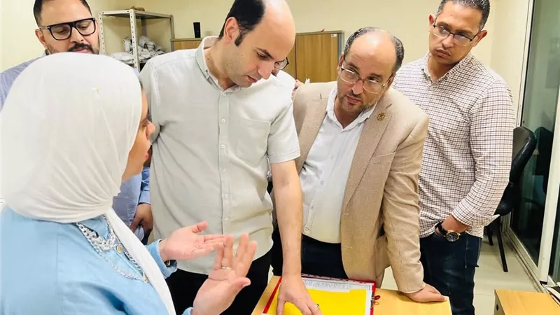 مدير الرعاية الصحية ببورسعيد يواصل جولاته بمستشفى السلام