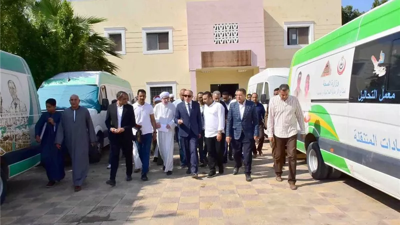 محافظ الاقصر ومدير الرعاية الصحية يتفقدان عددًا من المنشآت والمرافق 