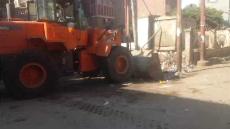 الوحدة المحلية في ببا تواصل جهودها في النظافة وإزالة التعديات