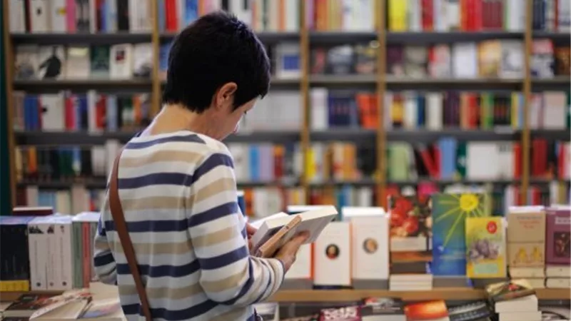 لماذا شكلت الدورة الـ54 من معرض الكتاب علامة فارقة بالمشهد الثقافي المصري؟