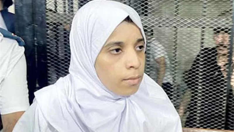 وصول المتهمة بقتل زوجها وأطفالهما الـ 6 لمحكمة المنيا