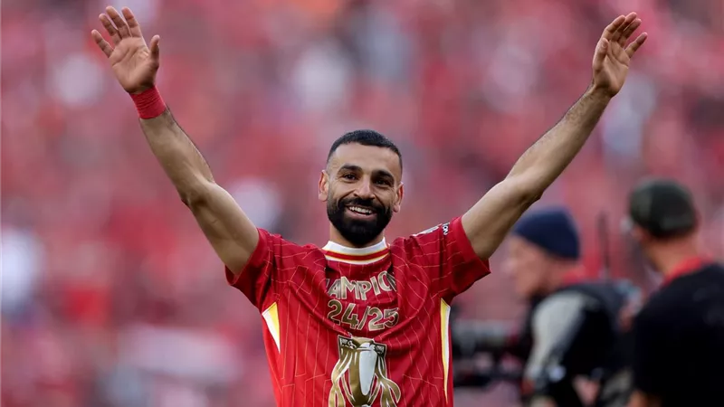 تقارير تكشف: عرض خيالي لمحمد صلاح للرحيل عن ليفربول