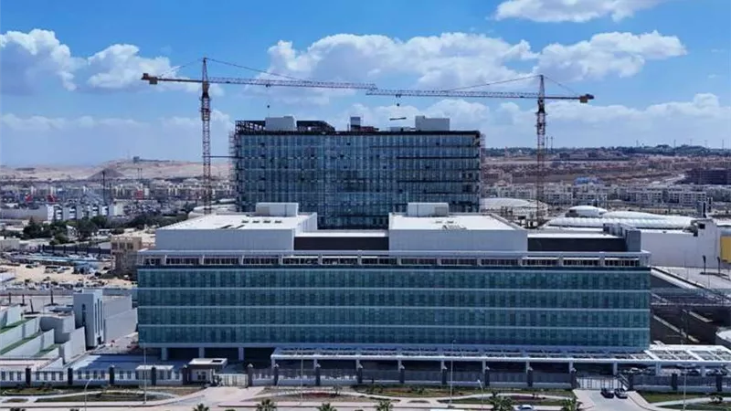 أكبر صرح لعلاج السرطان بالشرق الأوسط.. موعد افتتاح مستشفى 500500