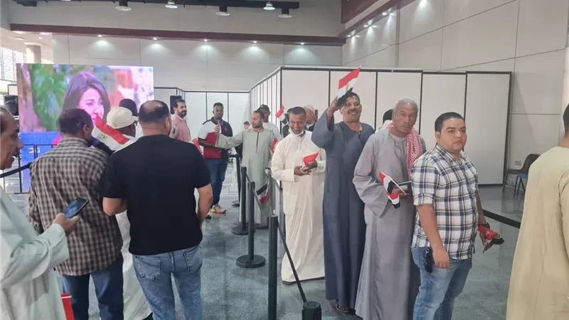 عبد الناصر خليل من الكويت: الجالية المصرية تواصل حضورها المكثف في انتخابات مجلس النواب|فيديو