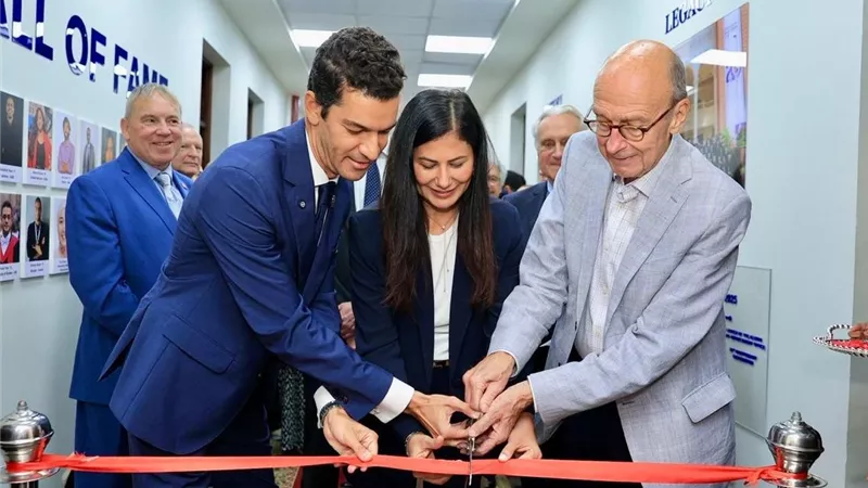 الجامعة البريطانية في مصر تفتتح مركز ملتقى الخريجين لتعزيز التواصل مع أبنائها