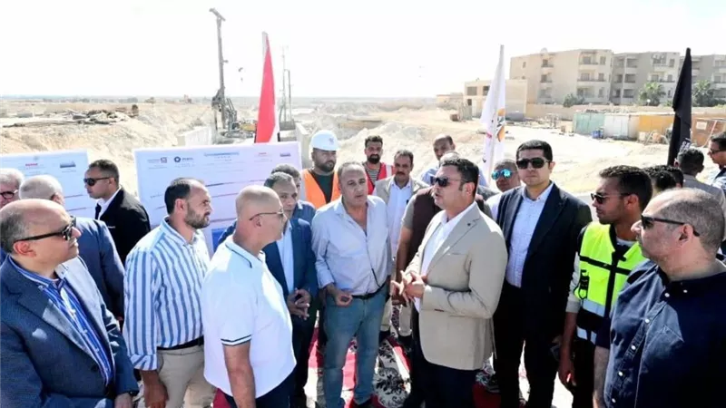 وزير الإسكان يتفقد مشروعي «M8 by the lake» وبوغاز توصيل المياه لبحيرة نيو مارينا