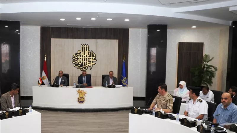 محافظ أسوان: حظر مشاركة العاملين بديوان المحافظة في الدعاية الانتخابية لمرشحي النواب