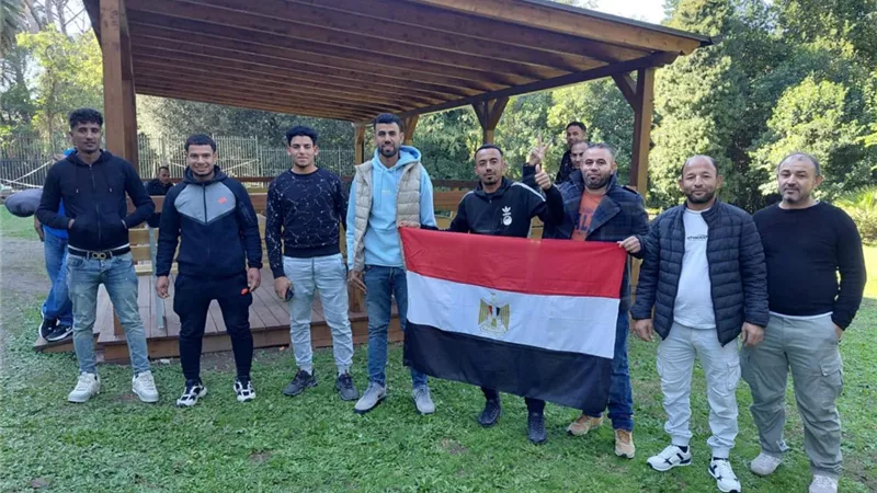 المصريون بقطر يواصلون التصويت في انتخابات مجلس النواب 2025