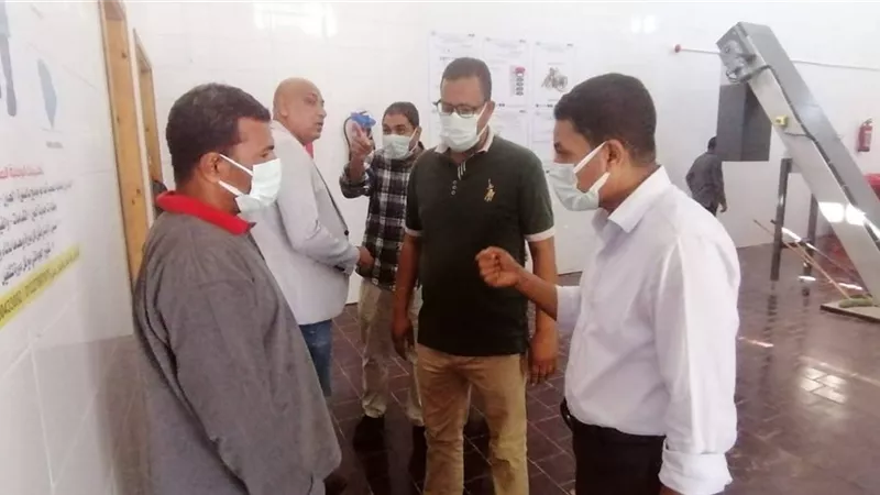 وكيل صحة الأقصر يتفقد محطة معالجة النفايات الطبية