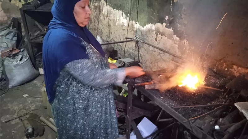بعيدا عن الأيدي الناعمة.. 