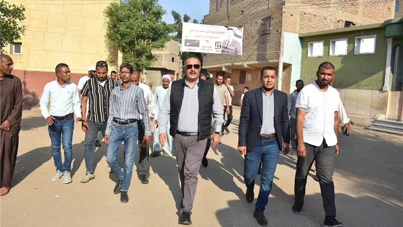 رئيس مياه الأقصر يتابع أعمال الإحلال والتجديد لخطوط المياه بنجع غنيم 