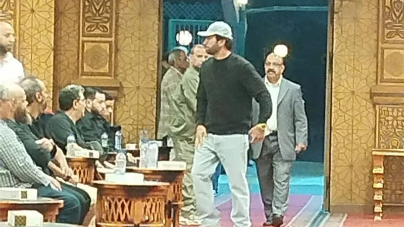 الرداد و السبكي أول الحضور.. بدء عزاء السيناريست الكبير أحمد عبد الله