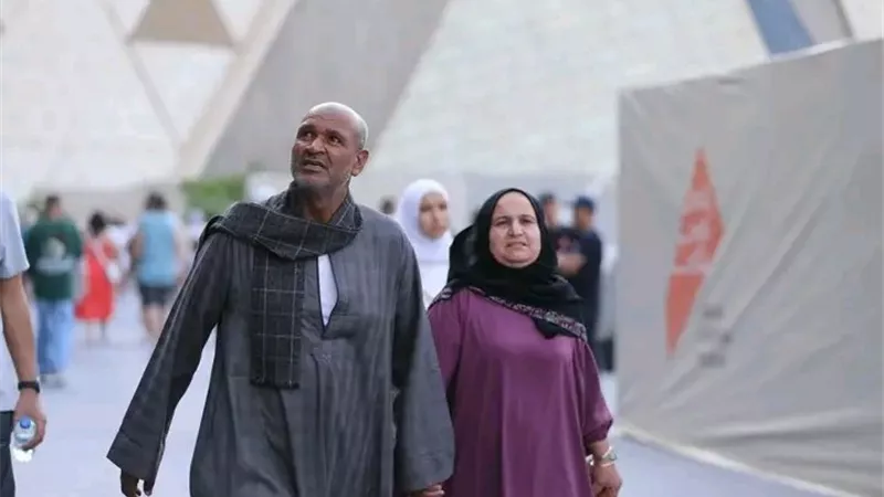 جدل الجلابية في المتحف المصري الكبير بين الهوية البصرية والتراث الشعبي| خاص