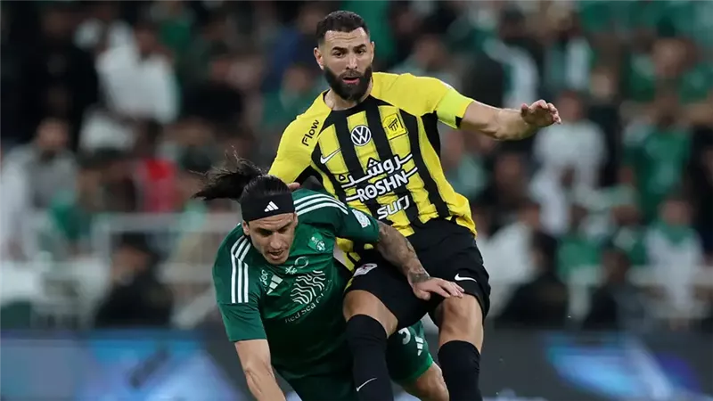 ديربي جدة رقم 100.. الأهلي يهزم الاتحاد بهدف رياض محرز بدوري روشن