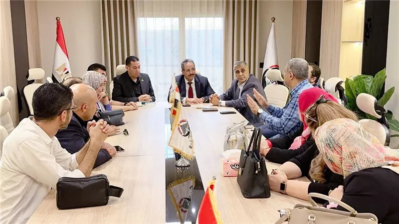 لدعم مرشحي الحزب..