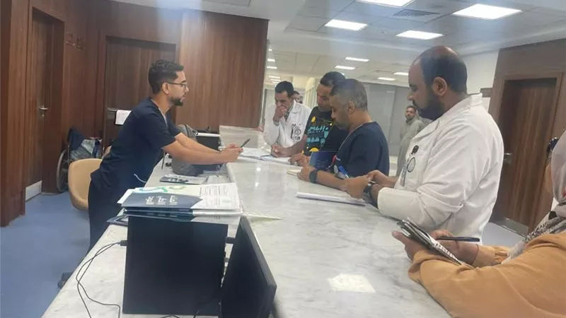 جولة ميدانية لمتابعة انتظام العمل وجودة الرعاية الصحية بمجمع الأقصر الدولي