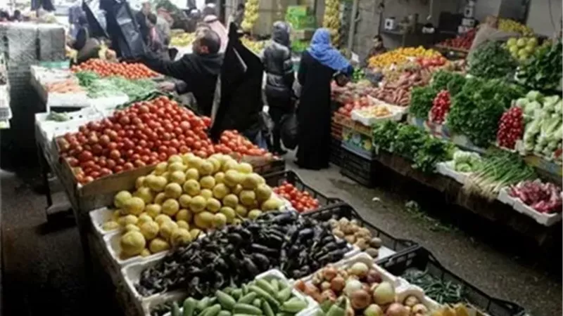 الطماطم بـ 8 جنيهات.. أسعار الخضار والفواكه اليوم
