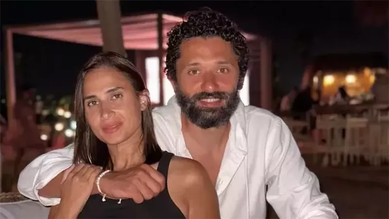 آن رفاعي تتابع كريم محمود عبد العزيز رغم أنباء طلاقهما وزواجه من دينا الشربيني 