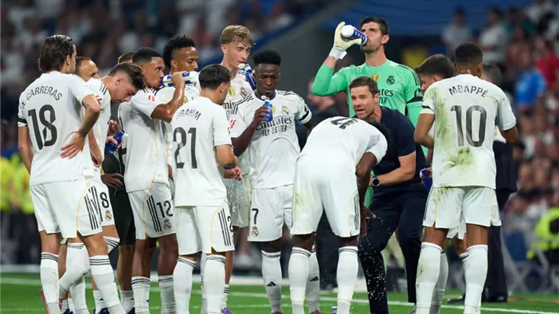 ألونسو يستقر على تشكيل ريال مدريد للقاء رايو فاييكانو بالليجا