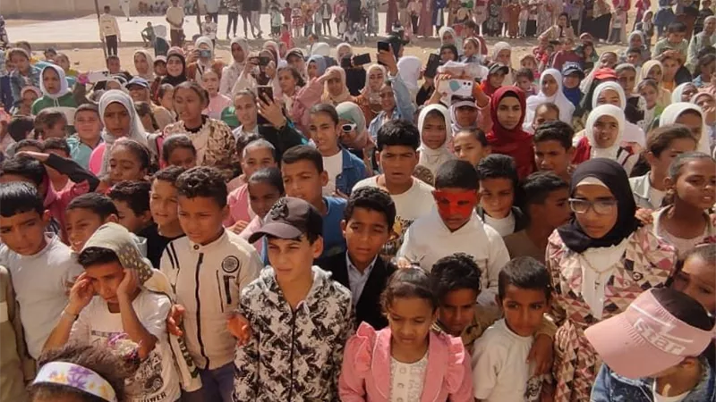 ورش توعية وفنون للأطفال في انطلاق قافلة الثقافة عبر المسرح المتنقل 