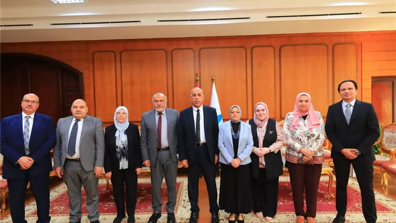 رئيس جامعة كفر الشيخ يستقبل فريق من الهيئة القومية لضمان جودة التعليم 