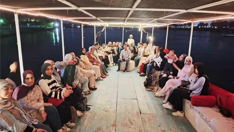 جامعة السادات تنظم زيارة للمتحف المصري الكبير والأهرامات| صور 