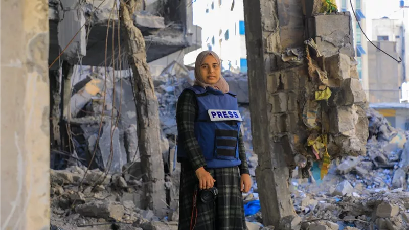 بين الركام والموت.. صحفية فلسطينية تروي للعالم وجع غزة|خاص 