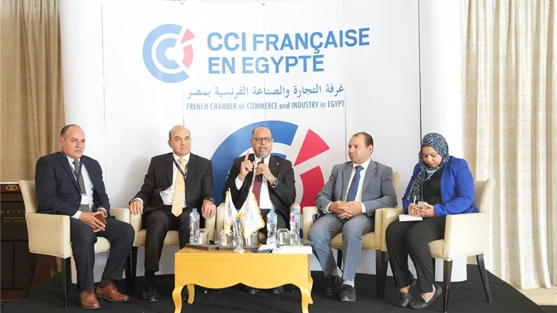جبران: قانون العمل الجديد يوفر بيئة عمل آمنة لجذب مزيد من الاستثمارات الأجنبية