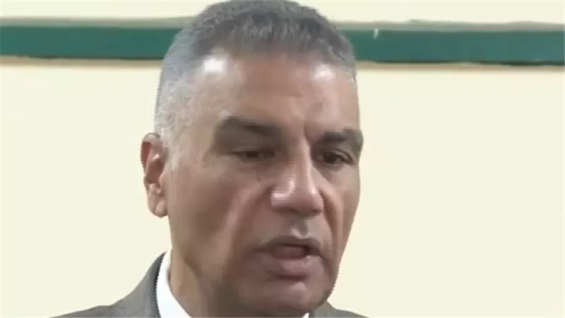 محافظ أسوان يستعرض خطة شاملة على أربعة محاور رئيسية لتأمين العملية الانتخابية|فيديو