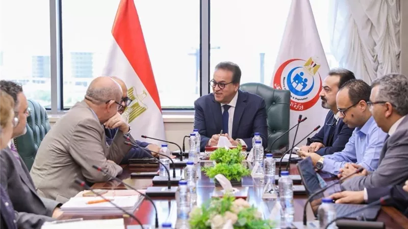نائب رئيس الوزراء يبحث مواجهة أزمات الصحة العالمية