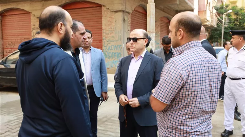 محافظ كفرالشيخ يتابع أعمال تركيب الإنترلوك بـ27 شارعًا في عاصمة المحافظة 