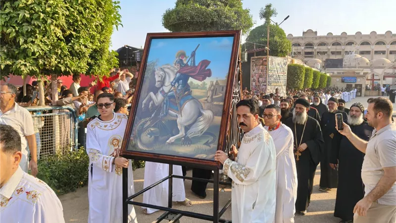 بالتسابيح والألحان.. انطلاق فعاليات اليوم الأول لاحتفالات دير مارجرجس