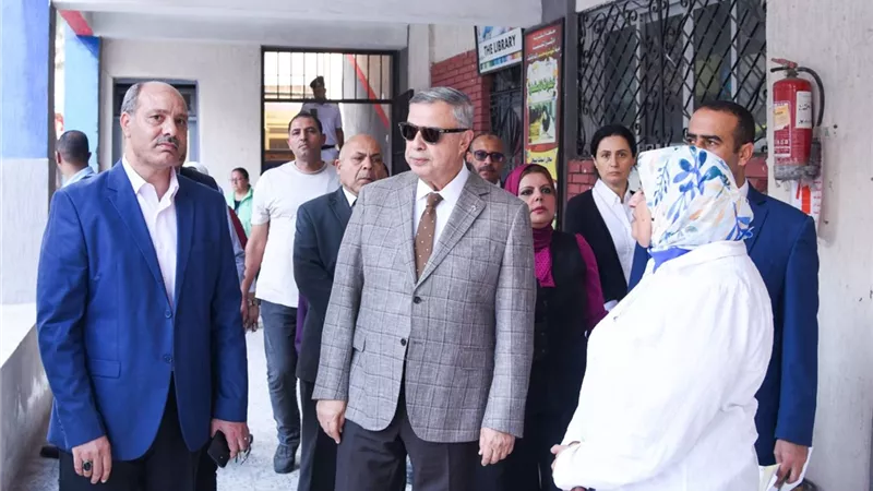 محافظ الإسكندرية يتفقد مقار اللجان استعدادًا لانتخابات مجلس النواب غدا 