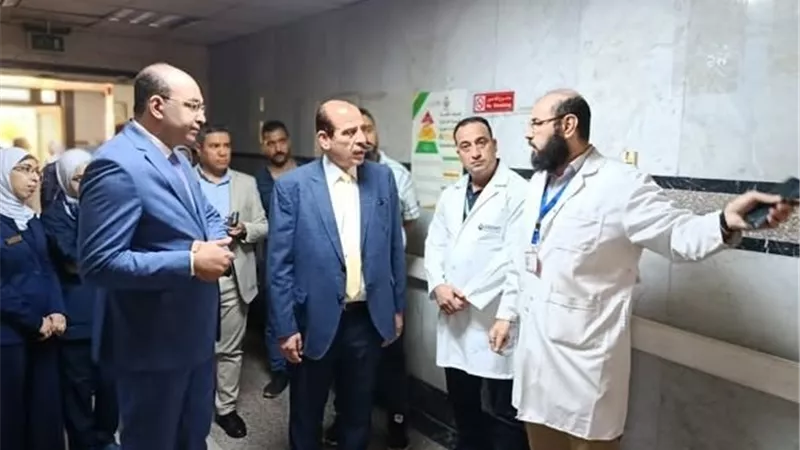 نائب وزير الصحة يتفقد مستشفى شبرا العام ويوجه بسرعة إصلاح الأجهزة المعطلة 