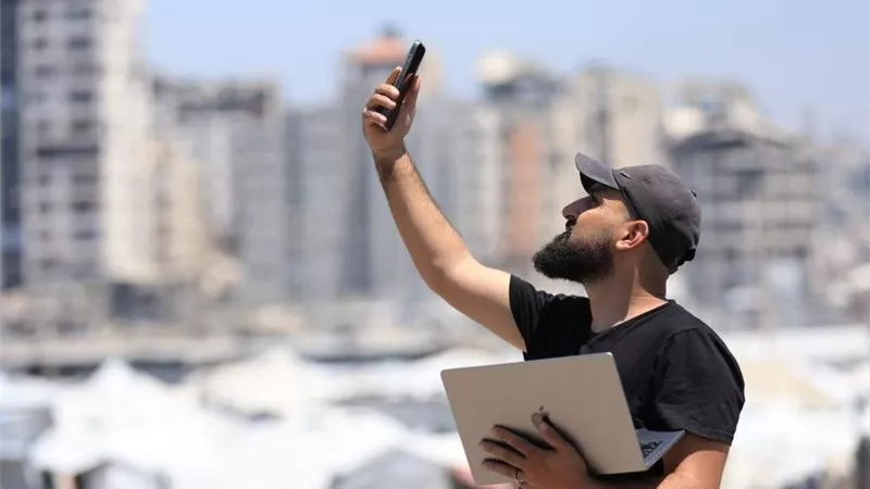 انقطاع جميع خدمات الإنترنت والهاتف عن غزة