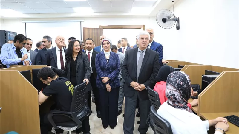 وزيرا التعليم العالي والتضامن يتفدان مقر جامعة الأقصر الأهلية
