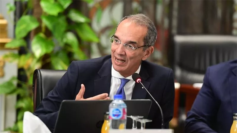 وزير الاتصالات: زيادة عدد المتدربين في مجال التعهيد إلى 800 ألف سنويًا