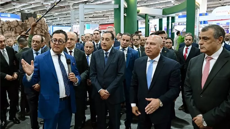 مدبولي يتفقد معرض الصناعة «MEA Industry» بمشاركة عدد كبير من الشركات الأجنبية