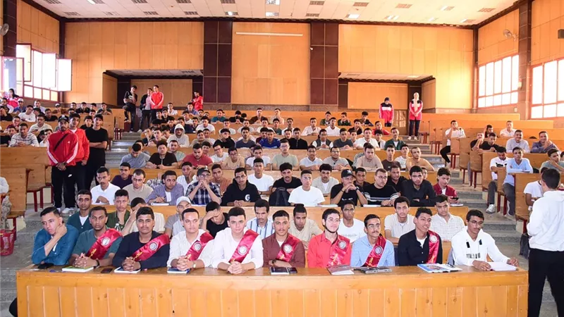 ندوات لتحفز الطلاب بجامعة سوهاج على المشاركة في انتخابات النواب