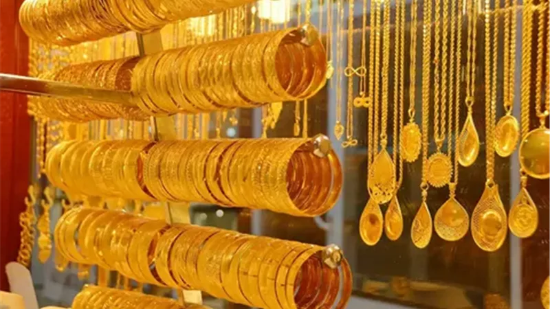سعر الذهب اليوم.. استقرار واضح وسط تقلبات الأسواق العالمية