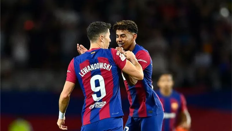 ليفاندوفسكي للهجوم.. تشكيل برشلونة ضد سليتا فيجو في الدوري الإسباني