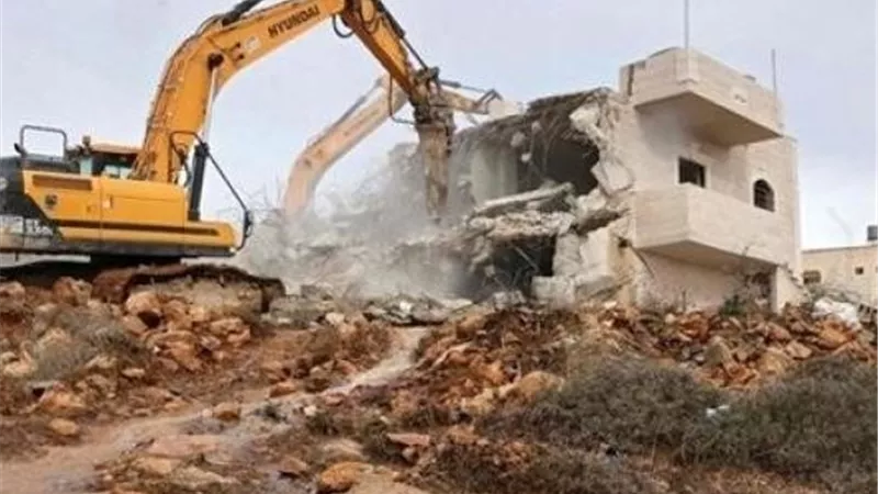 الاحتلال الإسرائيلي يهدم منزل الأسير ماهر سمارة