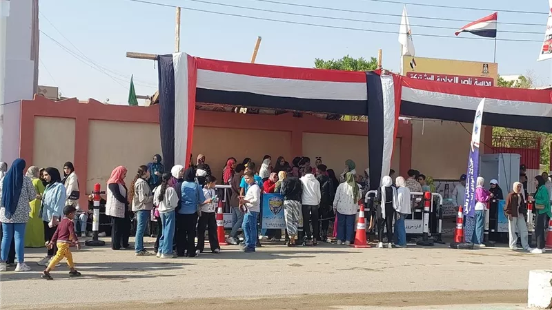 الناخبون يبدأون التوافد على اللجان الفرعية مع انطلاق انتخابات مجلس النواب