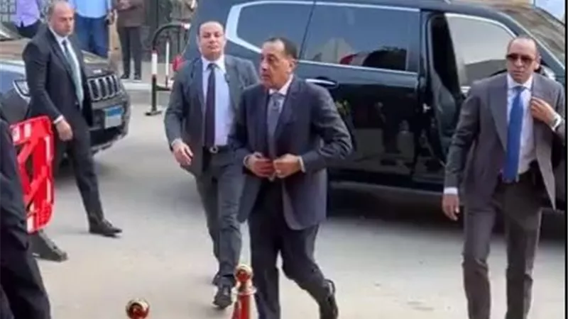 رئيس الوزراء يدلي بصوته في انتخابات مجلس النواب 2025