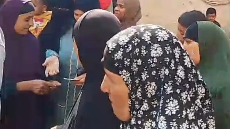 المرأة الفيومية تشارك بقوة.. السيدات يتصدرن المشهد الانتخابي بقرى طامية